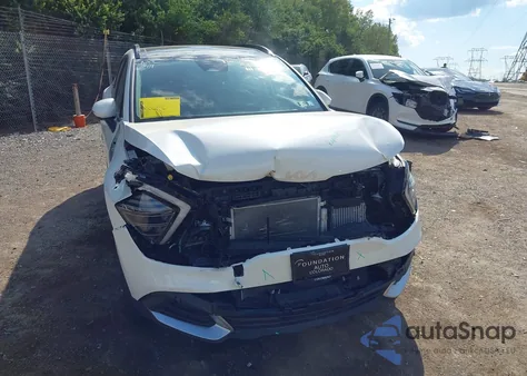 2025 Kia Sportage Hybrid Ex z USA, uszkodzony, nr VIN KNDPVCDG6S7195377